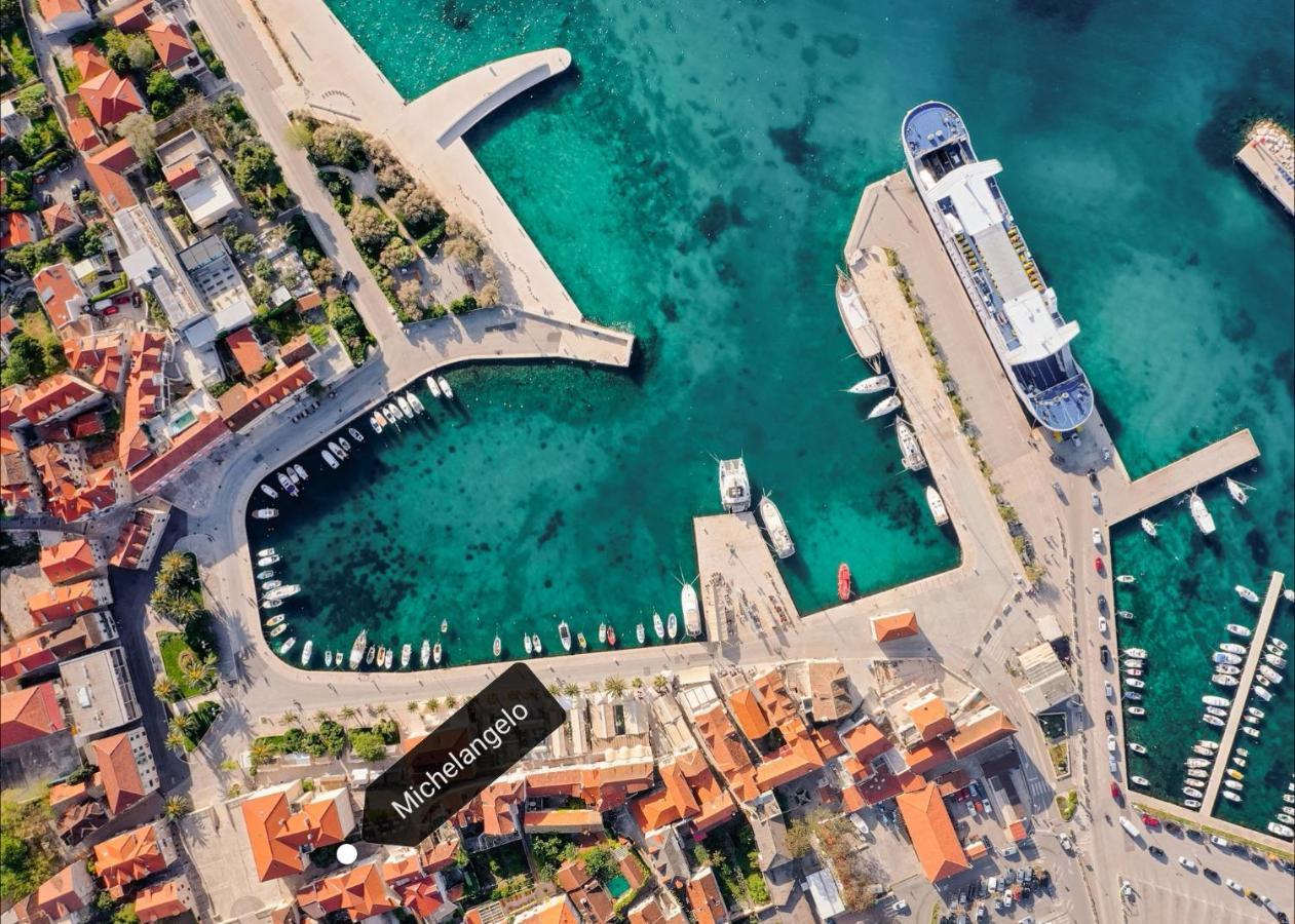Apartman Michelangelo In The Centar Of Supetar Εξωτερικό φωτογραφία