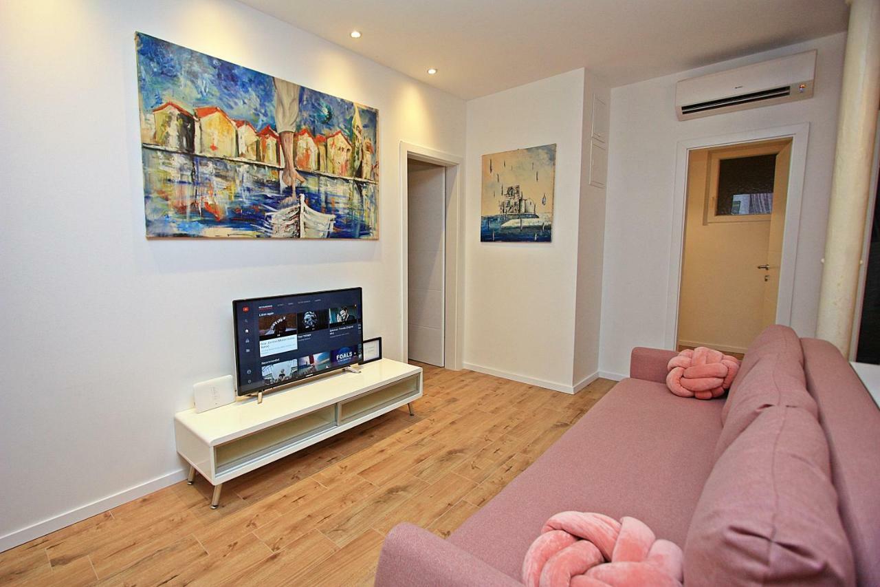Apartman Michelangelo In The Centar Of Supetar Εξωτερικό φωτογραφία