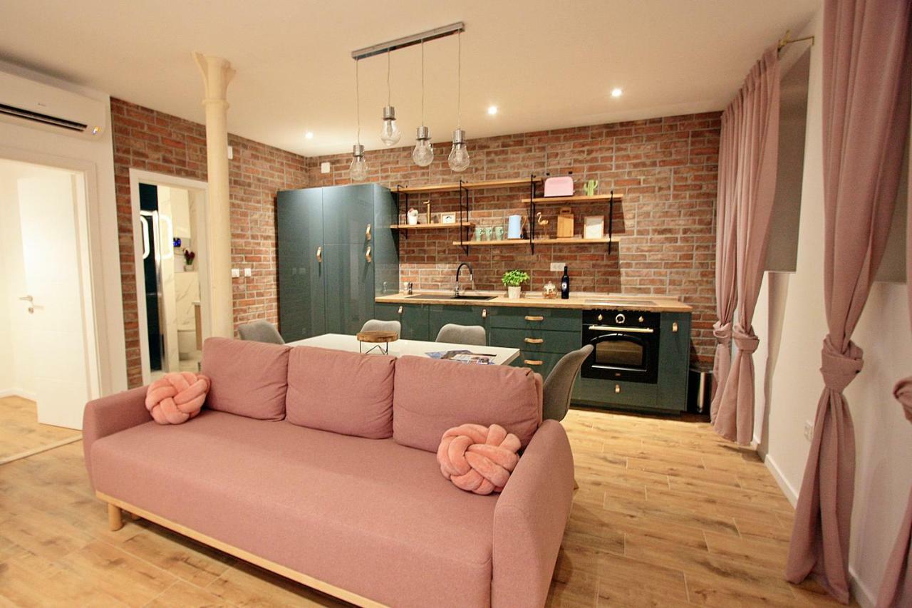 Apartman Michelangelo In The Centar Of Supetar Εξωτερικό φωτογραφία
