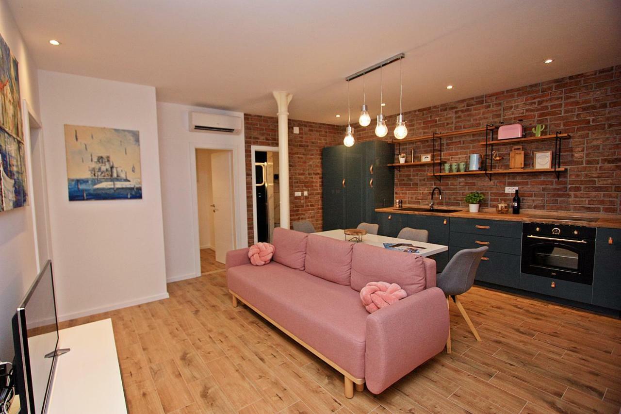 Apartman Michelangelo In The Centar Of Supetar Εξωτερικό φωτογραφία